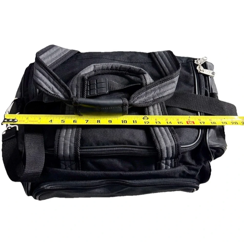 Samsonite Travel Duffle Bag Black Gym Weekender Carry On 19–22” EUC